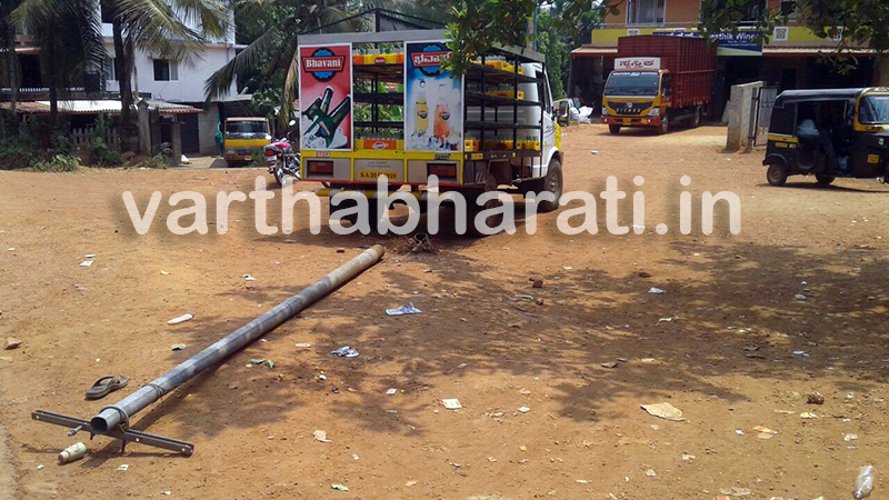 ಕಡಬ: ಟೆಲಿಫೋನ್ ಕಂಬಕ್ಕೆ ಲಾರಿ ಢಿಕ್ಕಿ; ಪಾದಚಾರಿ ಮೃತ್ಯು